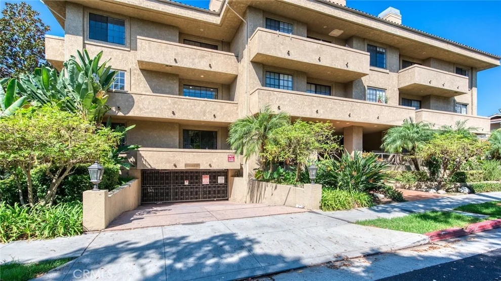 Unit for sale at 221 S Oak Knoll Avenue, Pasadena, CA 91101