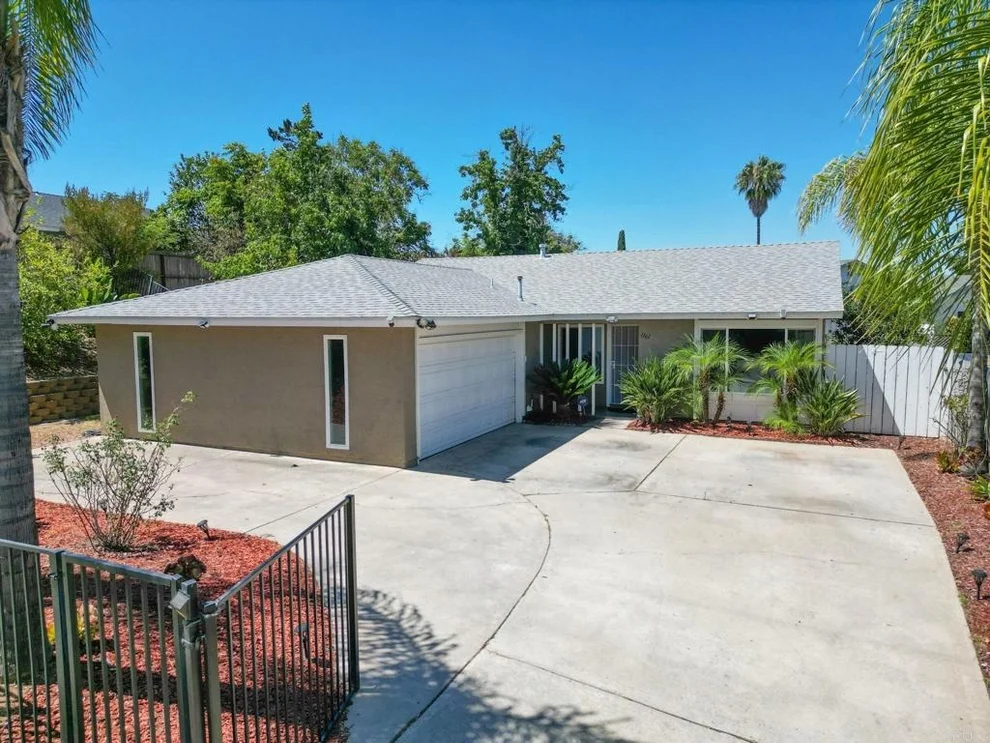 Unit for sale at 1161 N Rose St, Escondido, CA 92027