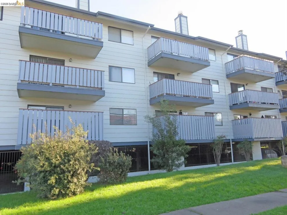 Unit for sale at 325 Valle Vista Ave, Hayward, CA 94544