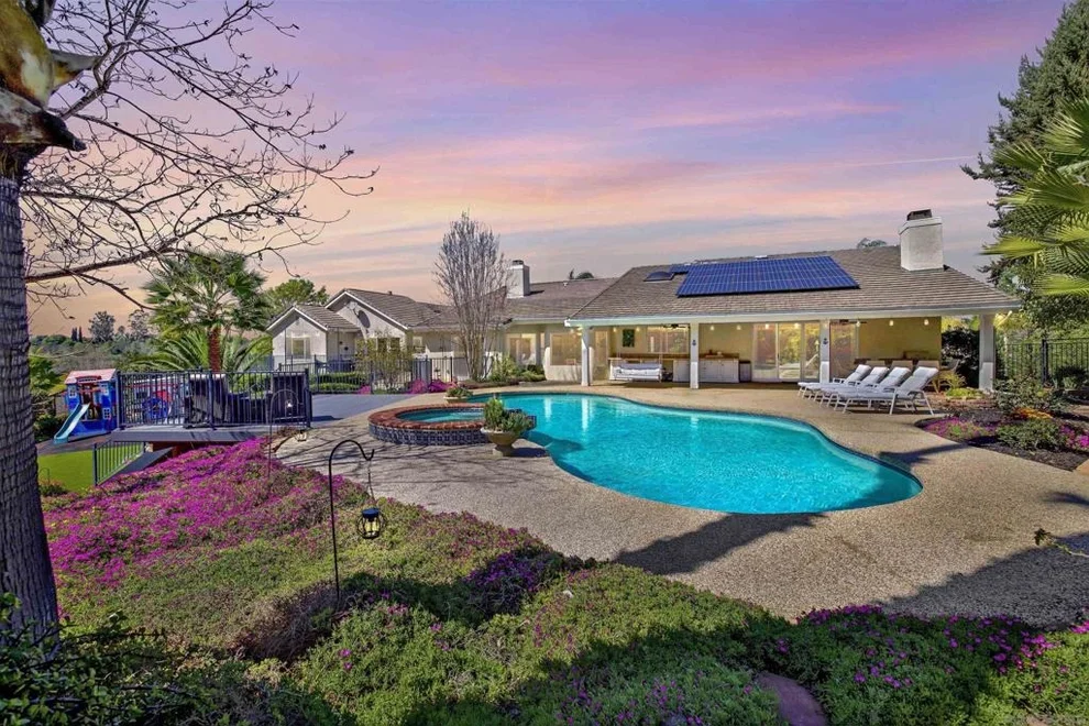 Unit for sale at 1033 1035 Summit Trl, Escondido, CA 92025