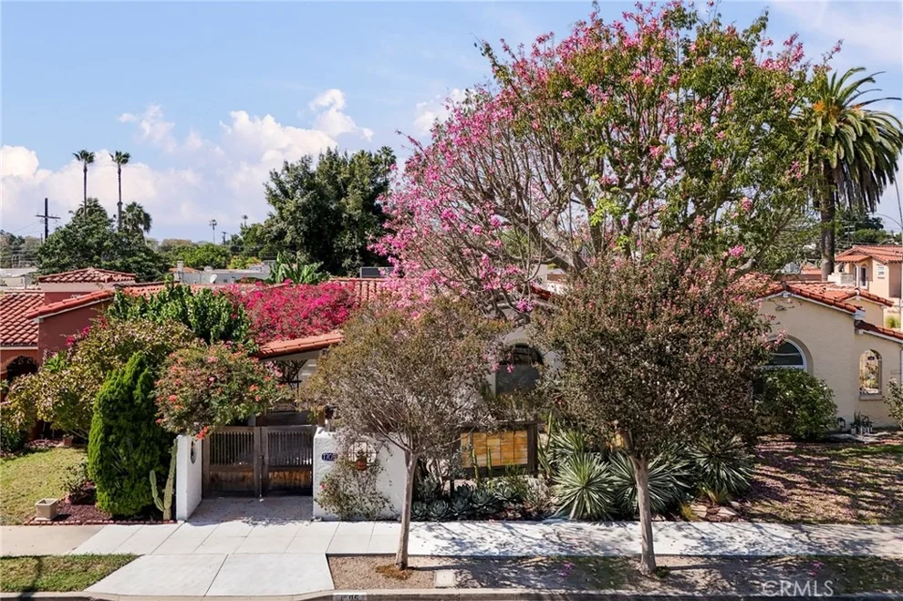 Unit for sale at 1705 S Genesee, Los Angeles, CA 90019