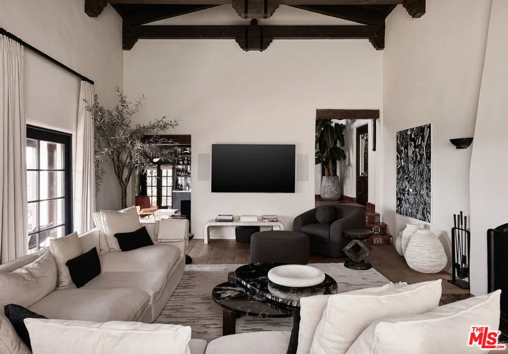 Unit for sale at 7902 Fareholm Drive, Los Angeles, CA 90046
