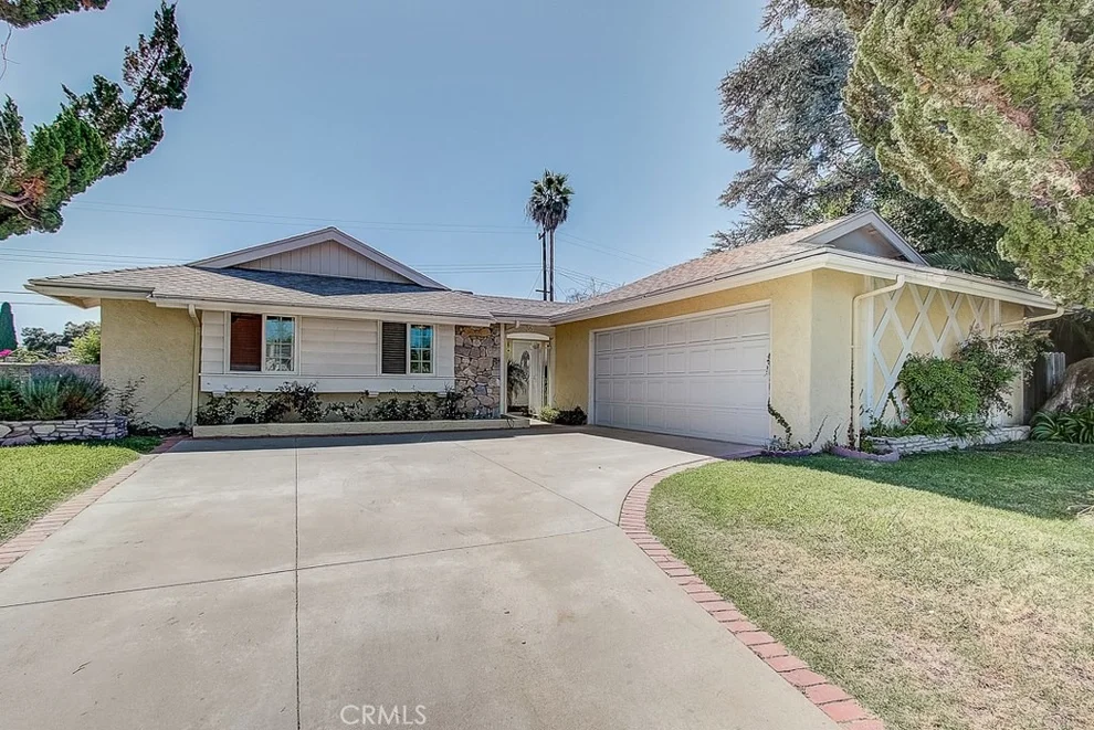 Unit for sale at 36 W Avenida De Las Flores, Thousand Oaks, CA 91360