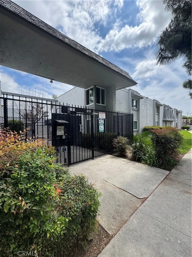 Unit for sale at 5500 Ackerfield, Long Beach, CA 90805