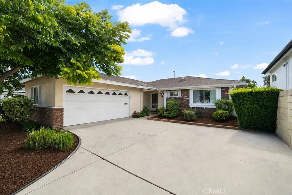 Unit for sale at 3501 Claremore Avenue, Long Beach, CA 90808