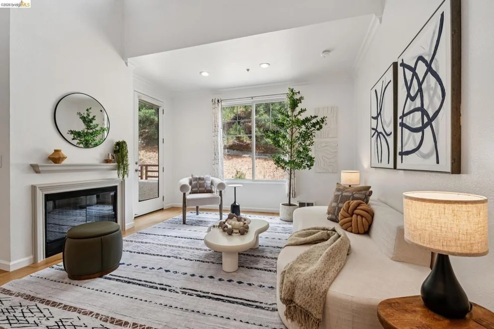 Unit for sale at 200 Caldecott Ln, Oakland, CA 94618