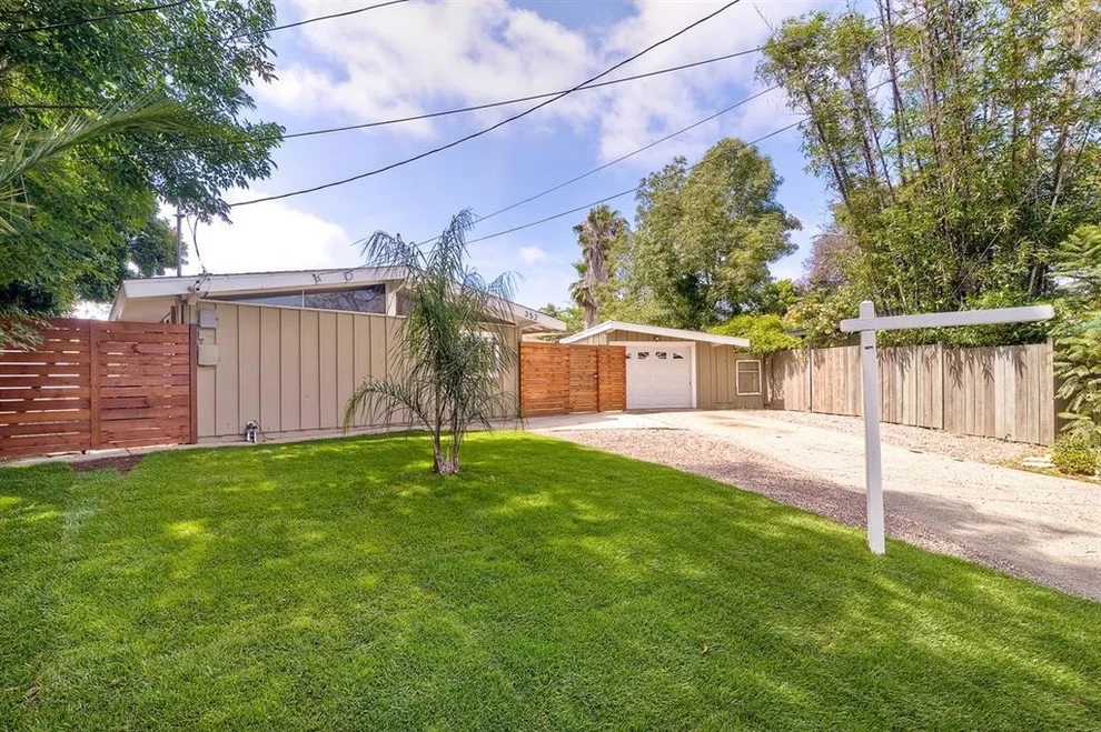 Unit for sale at 352 Salina Ct, Vista, CA 92083