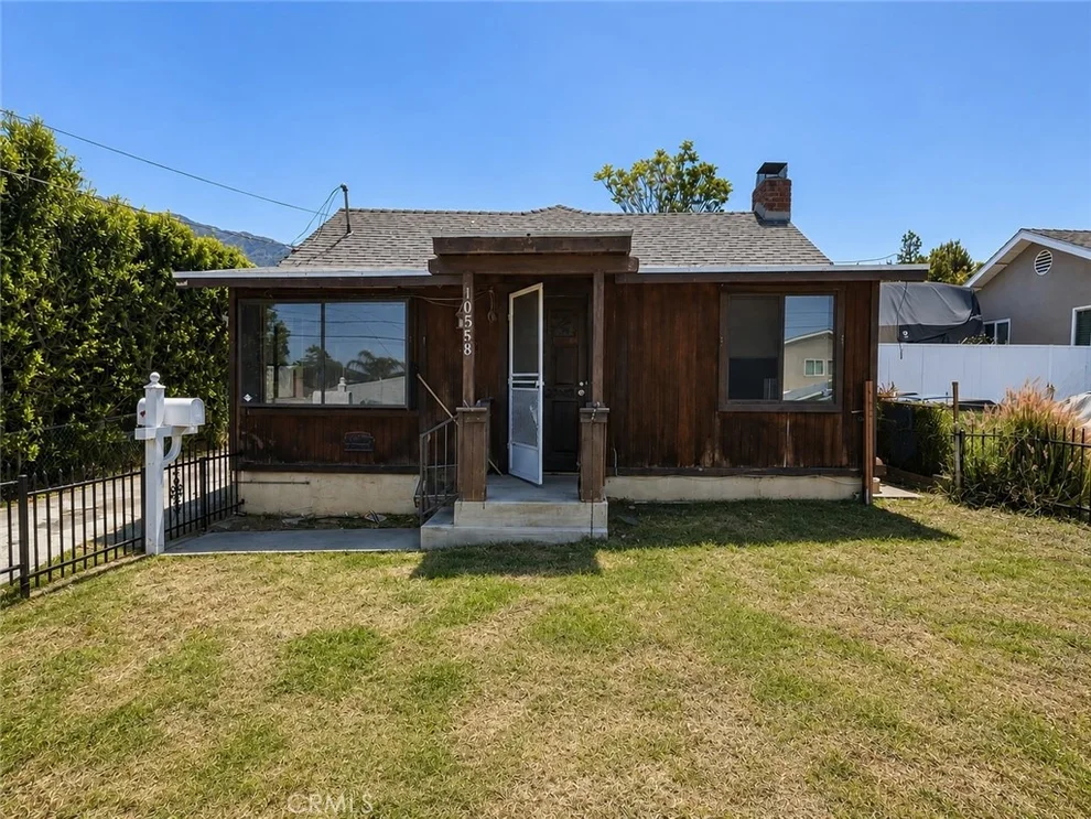 Unit for sale at 10558 Las Lunitas Avenue, Tujunga, CA 91042