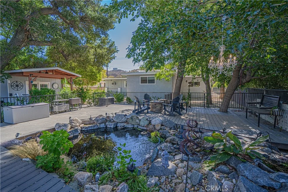 Unit for sale at 21143 Placerita Canyon, Newhall, CA 91321