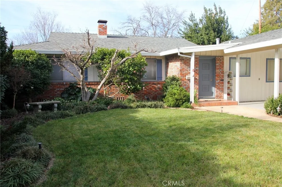 Unit for sale at 8 Lakewood Way, Chico, CA 95926