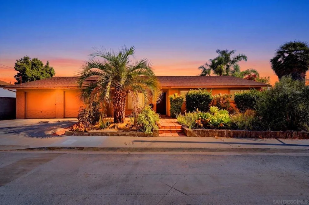 Unit for sale at 6935 Mandalay, San Diego, CA 92115
