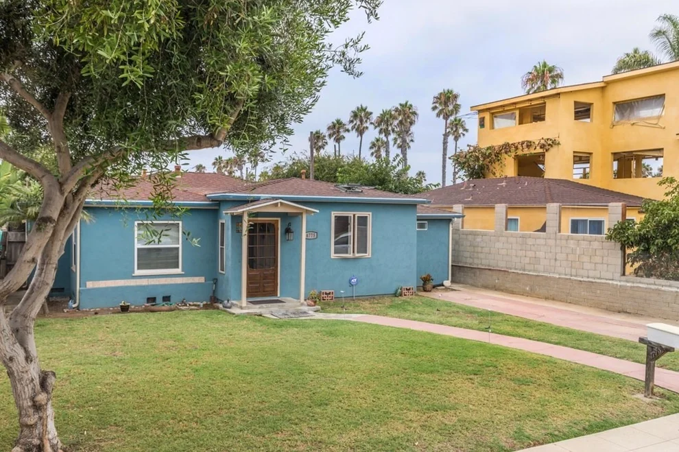 Unit for sale at 4775 Pescadero Ave, San Diego, CA 92107