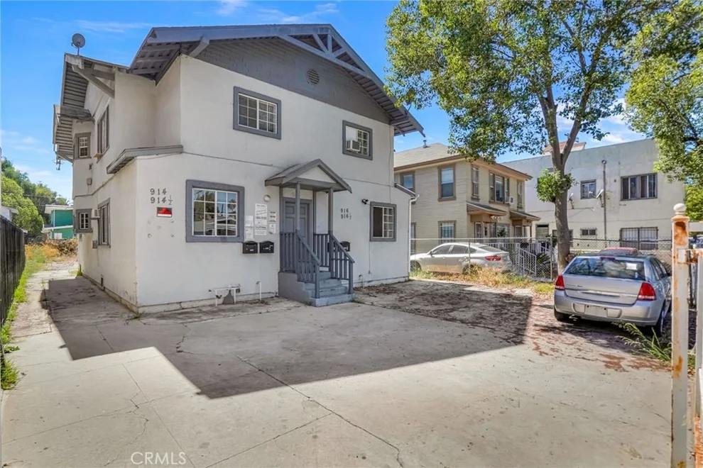 Unit for sale at 914 W 41st, Los Angeles, CA 90037