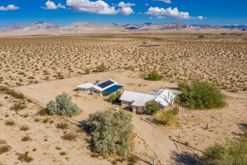 Unit for sale at 69886 Warren Ln, 29 Palms, CA 92277