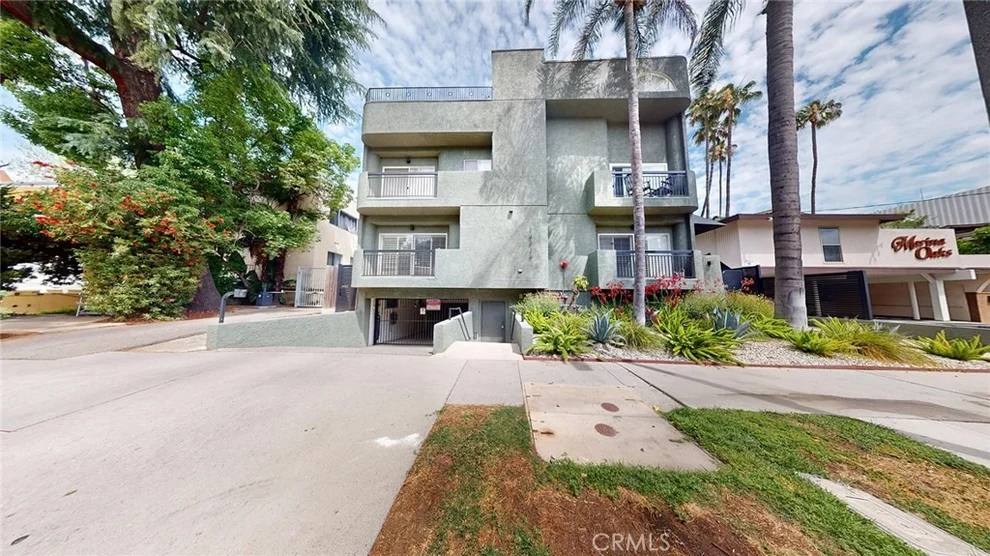 Unit for sale at 14919 Dickens Street, Sherman Oaks, CA 91403