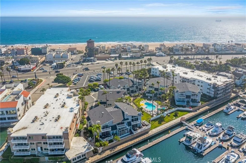 Unit for sale at 16255 Pacific Cir., Huntington Beach, CA 92649