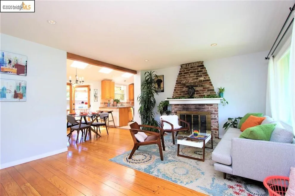 Unit for sale at 6167 Overdale Ave, Oakland, CA 94605