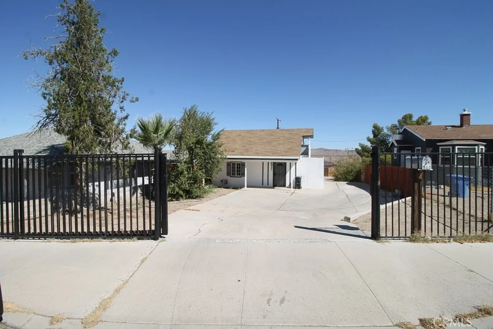 Unit for sale at 921 Flora, Barstow, CA 92311