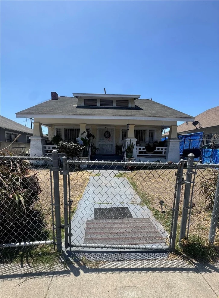 Unit for sale at 1336 W 46th St, Los Angeles, CA 90037