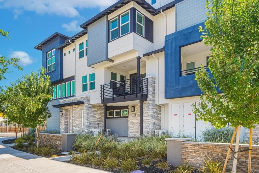 Unit for sale at 5767 Iron Horse Parkway, Dublin, CA 94568