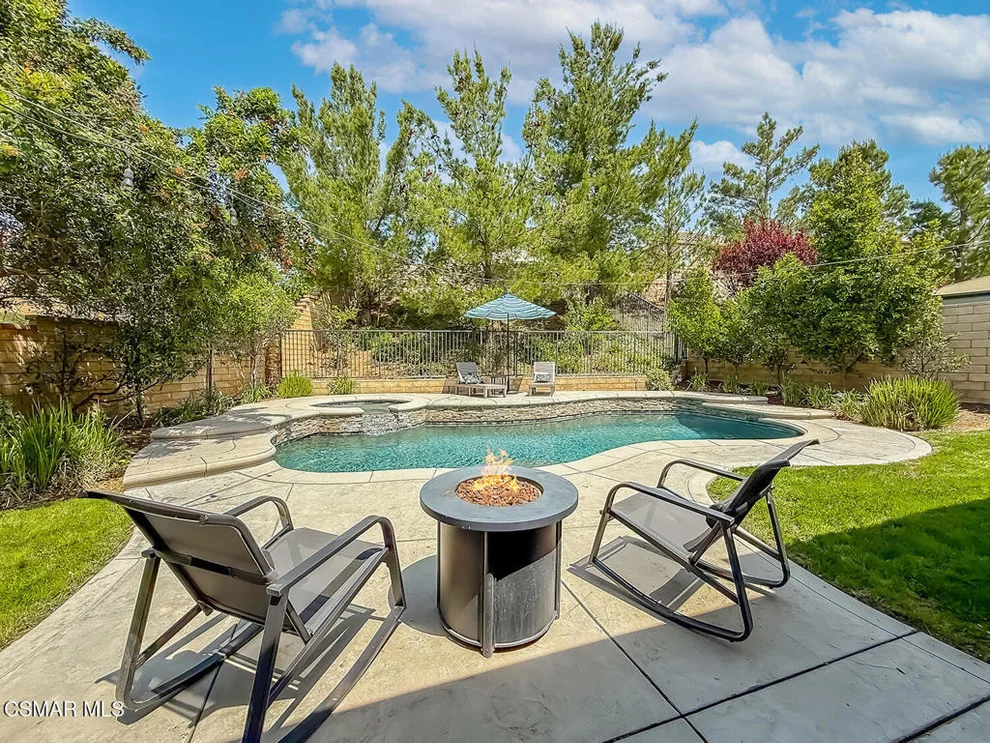 Unit for sale at 19373 Moriah Lane, Saugus, CA 91350