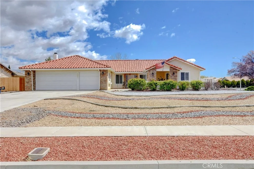 Unit for sale at 13931 High Falls, Apple Valley, CA 92307