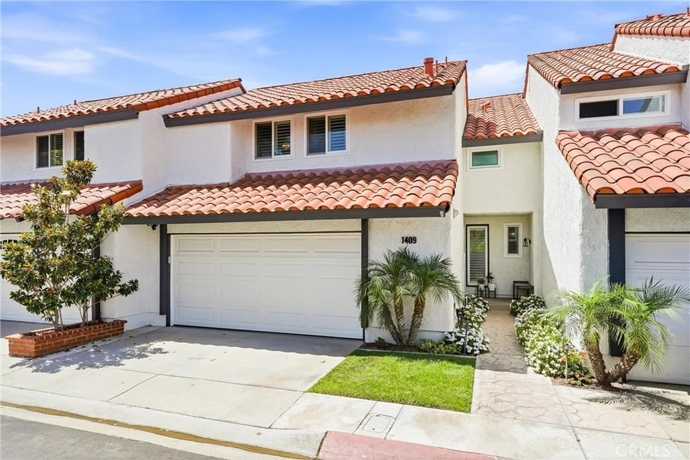 Unit for sale at 1409 Arch Lane, Huntington Beach, CA 92648