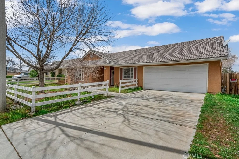 Unit for sale at 37623 Robin, Palmdale, CA 93550