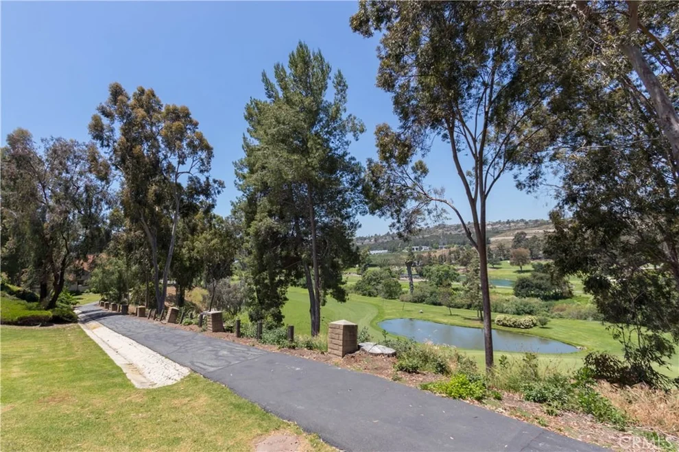 Unit for sale at 26565 Lucinda, Mission Viejo, CA 92691