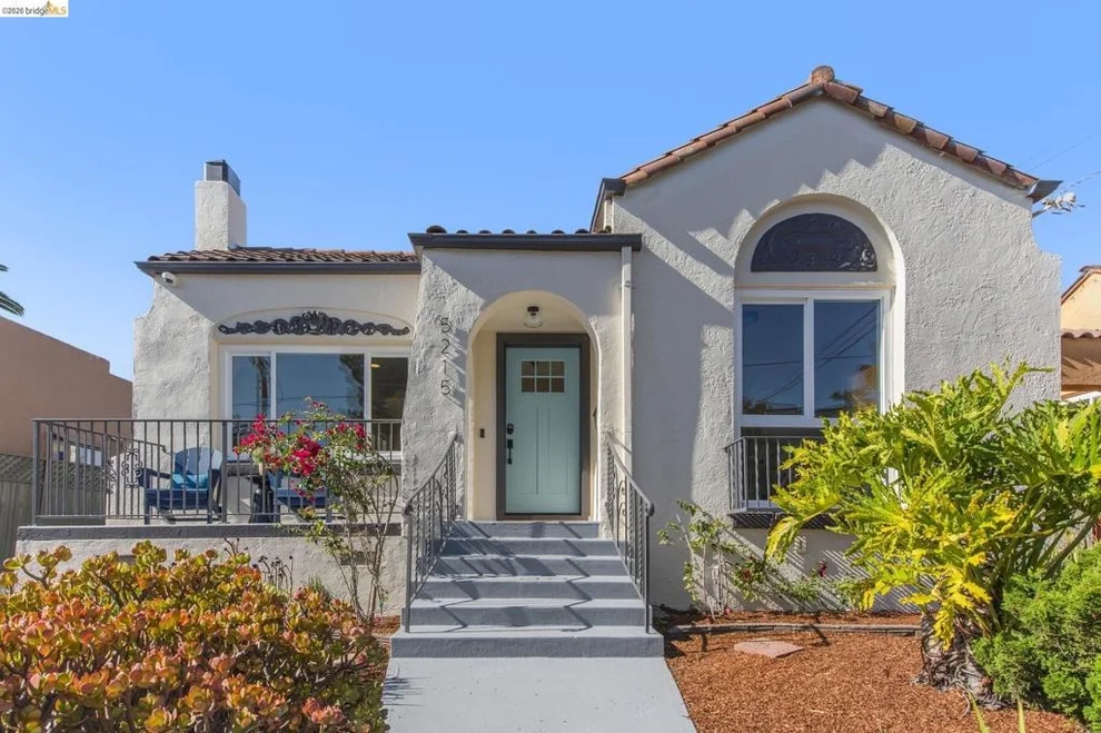 Unit for sale at 5215 Fleming Ave, Oakland, CA 94619