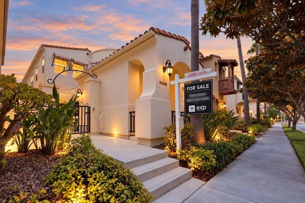 Unit for sale at 2955 Farragut, San Diego, CA 92106