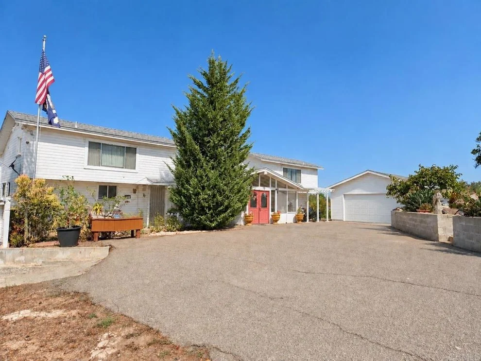 Unit for sale at 1701 Acacia Lane, Fallbrook, CA 92028