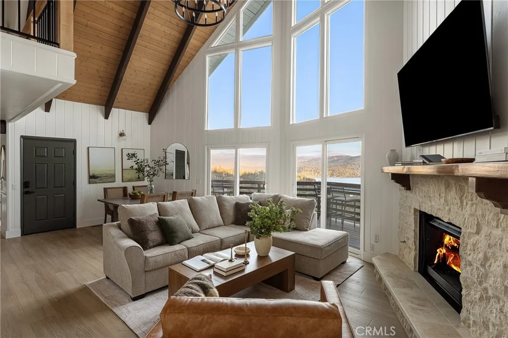 Unit for sale at 1096 Nadelhorn Drive, Lake Arrowhead, CA 92352