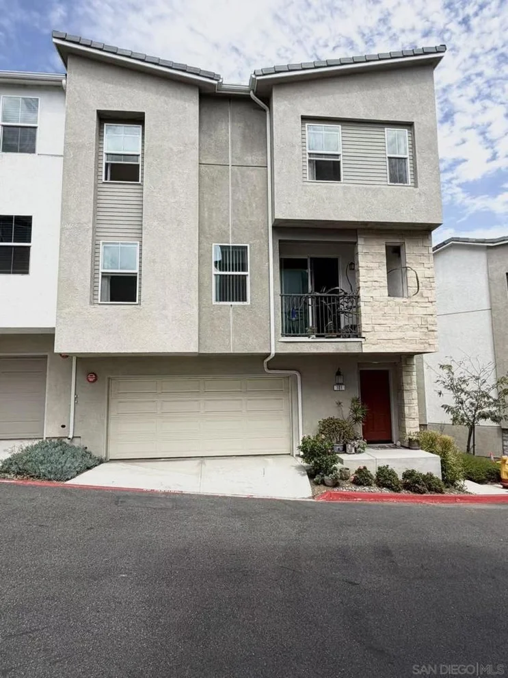 Unit for sale at 367 Fitzpatrick Rd, San Marcos, CA 92069