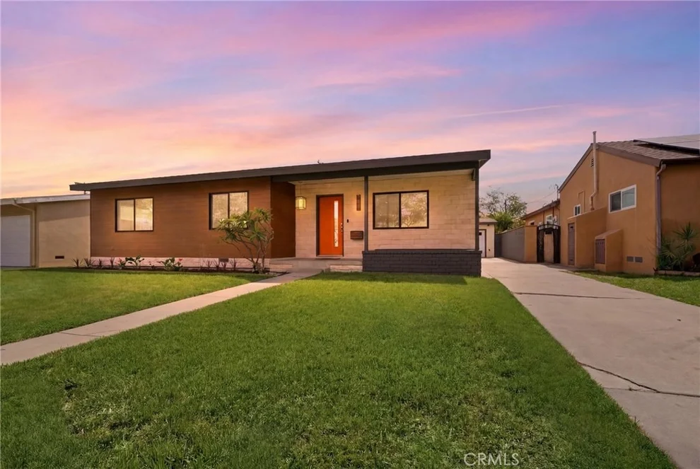 Unit for sale at 2260 Gondar Avenue, Long Beach, CA 90815