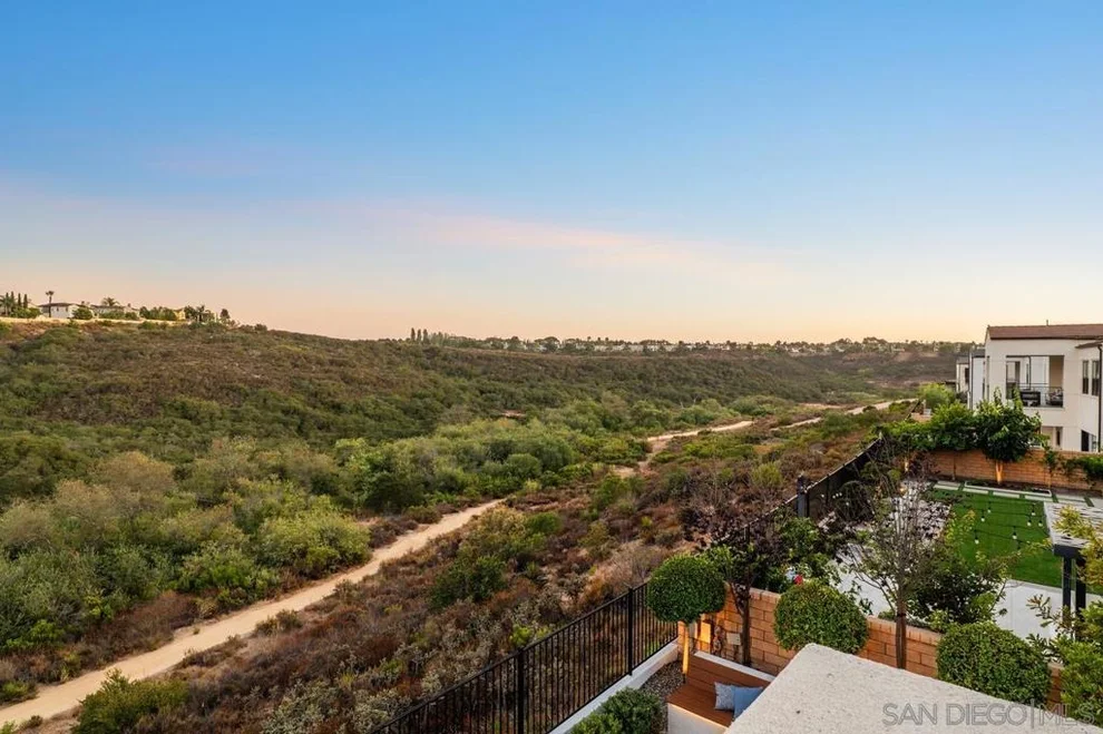 Unit for sale at 5359 Sweetwater Trl, San Diego, CA 92130