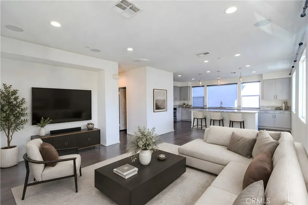 Unit for sale at 809 N Dalton, Azusa, CA 91702