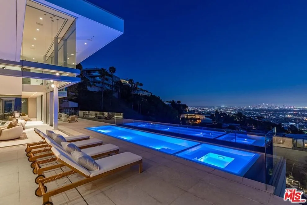 Unit for sale at 9150 Oriole Way, Los Angeles, CA 90069