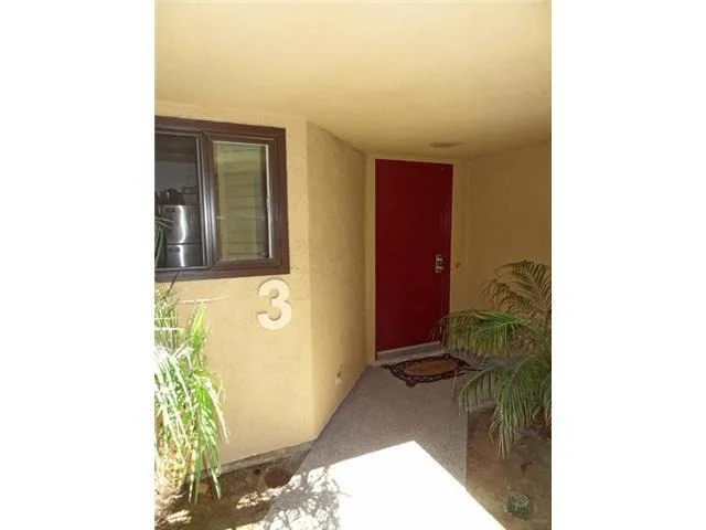 Unit for sale at 7924 Caminito Dia, San Diego, CA 92122
