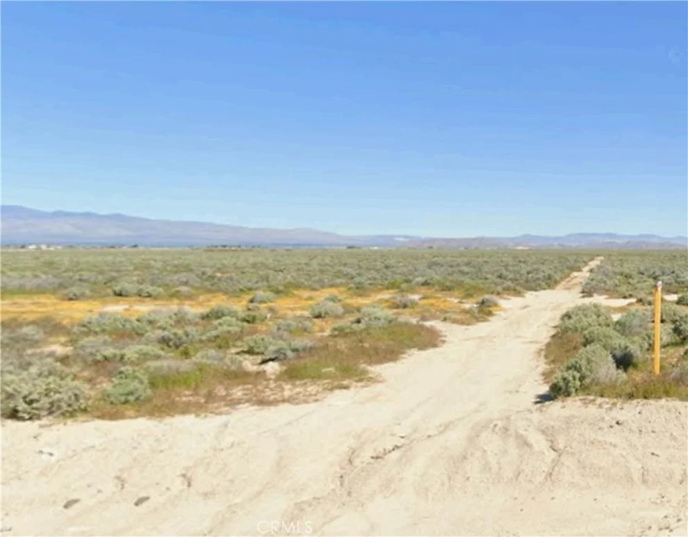 Unit for sale at 6550 Avenue C-14, Lancaster, CA 93536