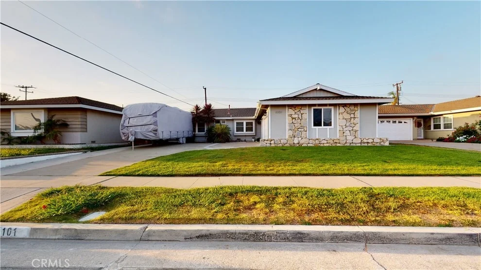 Unit for sale at 6101 Cornell, Huntington Beach, CA 92647