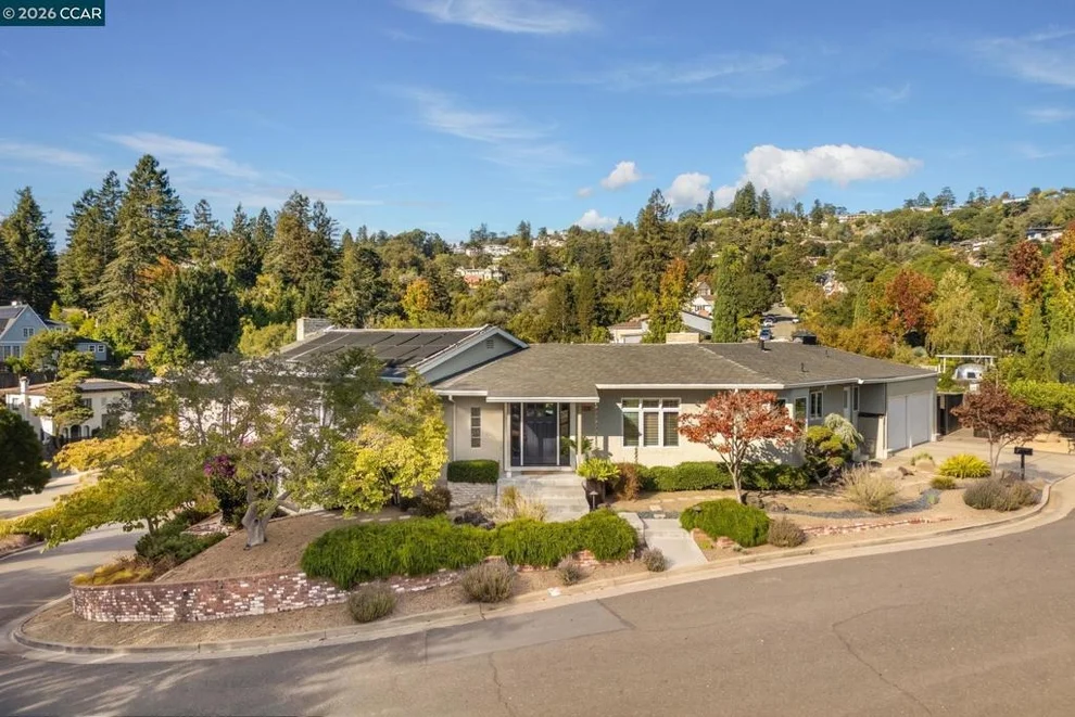 Unit for sale at 15 La Salle Ct, Piedmont, CA 94611