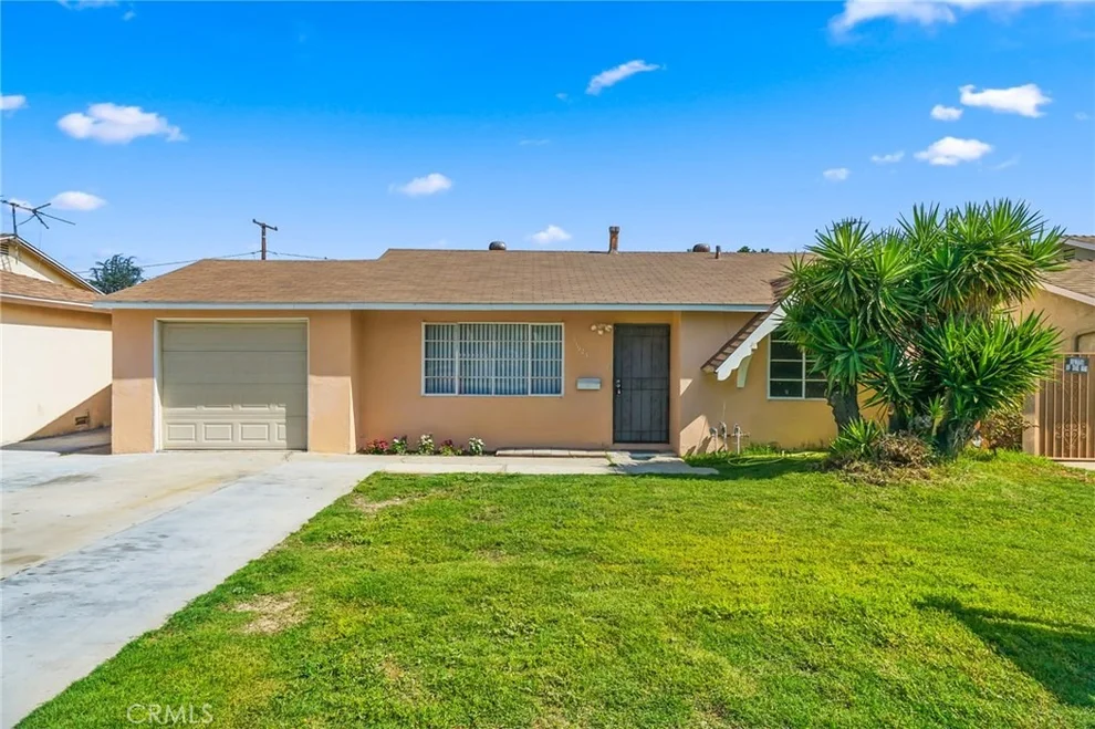 Unit for sale at 11923 Centralia Street, Lakewood, CA 90715
