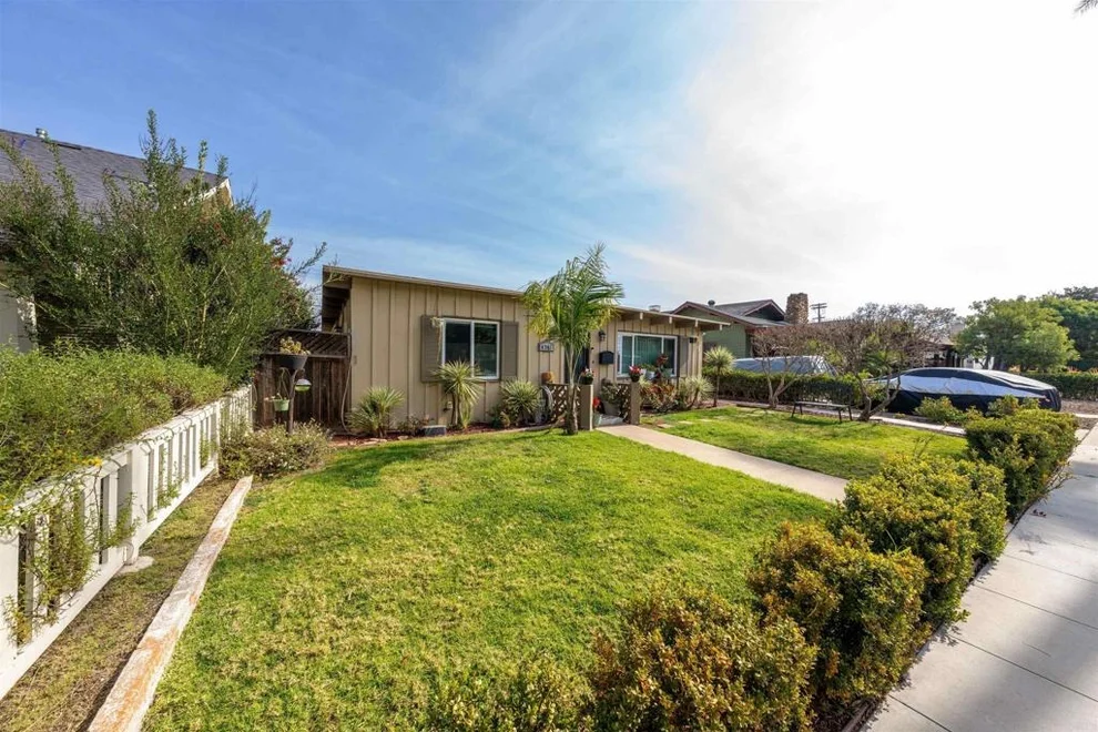 Unit for sale at 4741 43 Edgeware Road, San Diego, CA 92116