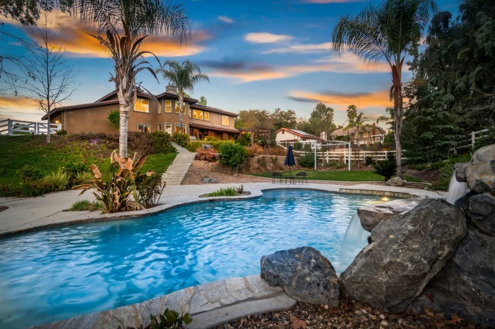 Unit for sale at 40410 Carmelita Cir, Temecula, CA 92591
