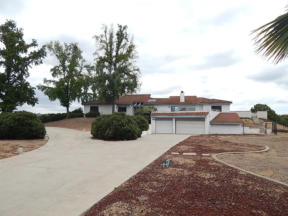 Unit for sale at 28386 Cavalier Ct, Escondido, CA 92026