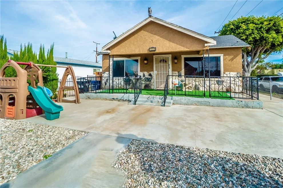 Unit for sale at 9326 Pace Avenue, Los Angeles, CA 90002