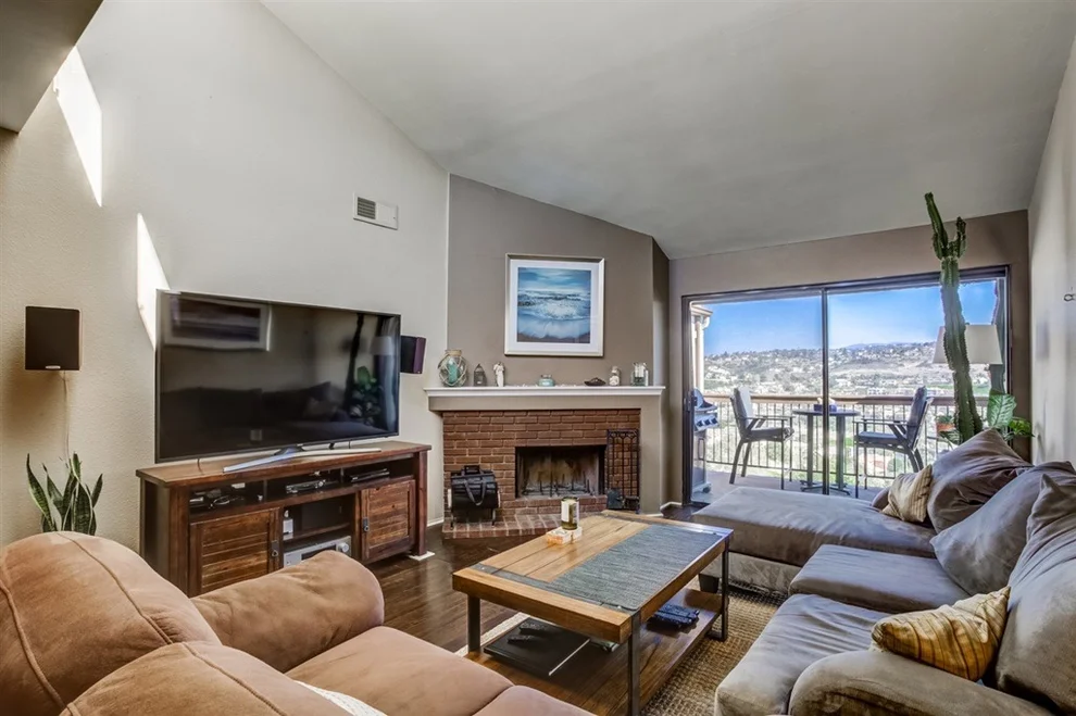Unit for sale at 6932 Sandpiper Pl, Carlsbad, CA 92009