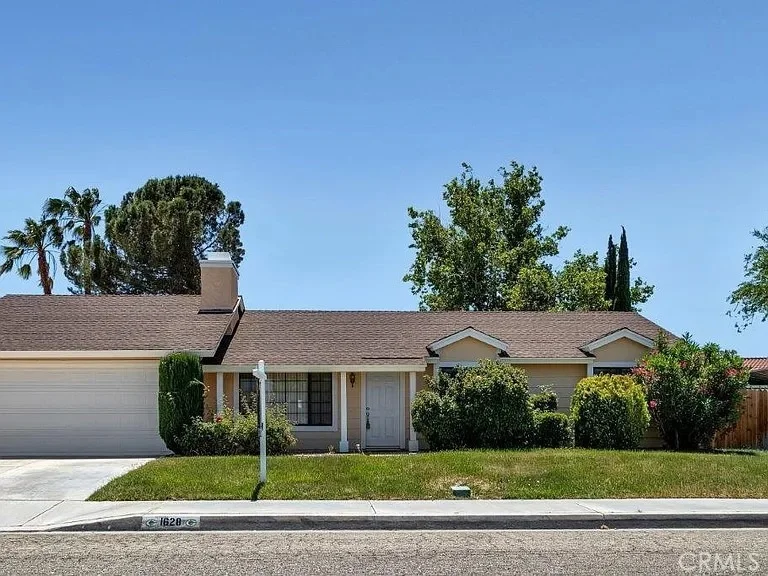 Unit for sale at 1628 W Avenue K11, Lancaster, CA 93534