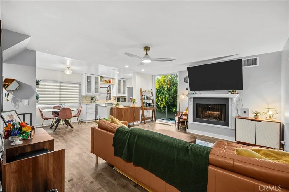 Unit for sale at 1418 E Florida Street, Long Beach, CA 90802
